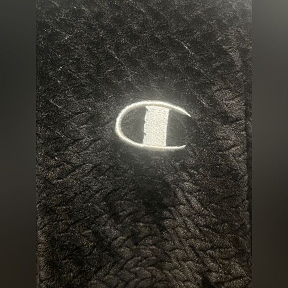 Champion Faux Fur Cozy Comfy Hoodie Size Medium Black - Picture 8 of 8